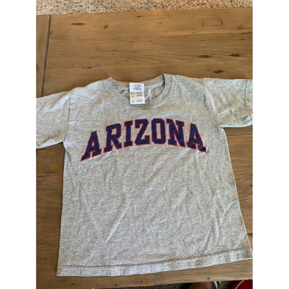 Arizona Kids Outfit: Gildan Gray T-Shirt & Circo Plaid Shorts Set Size 4T - Picture 2 of 5